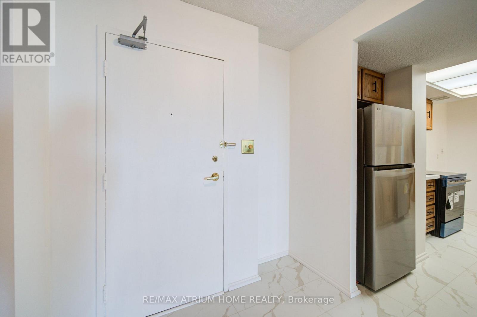 3131 Bridletowne Circle, Toronto, Ontario  M1W 2S9 - Photo 8 - E13826820