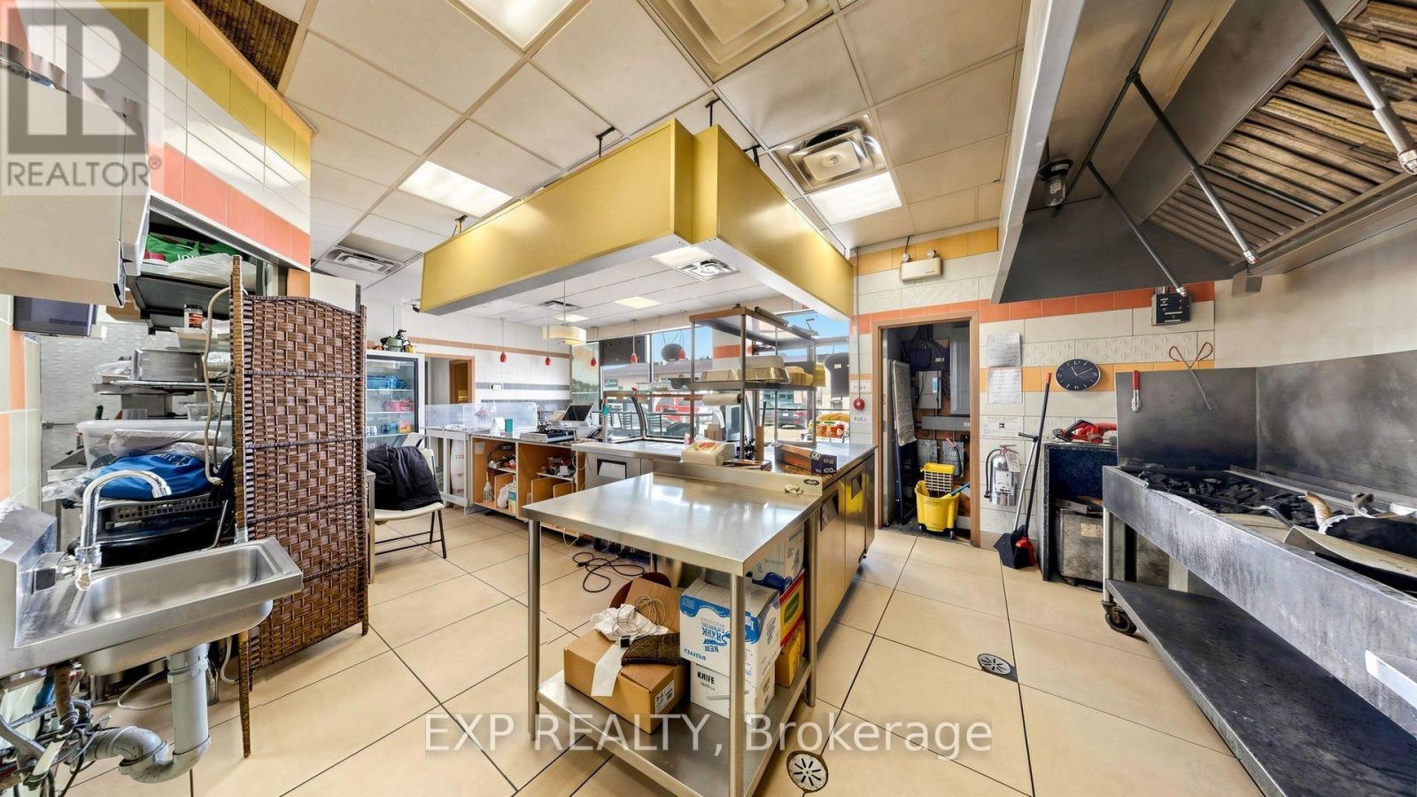 7 - 12960 Yonge Street, Richmond Hill, Ontario  L4E 3K2 - Photo 4 - N13610448