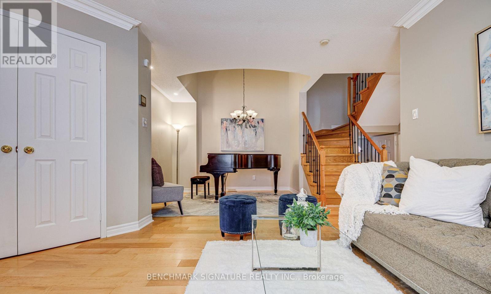 36 Twisted Oak Street, Brampton, Ontario  L6R 1T1 - Photo 7 - W13826844