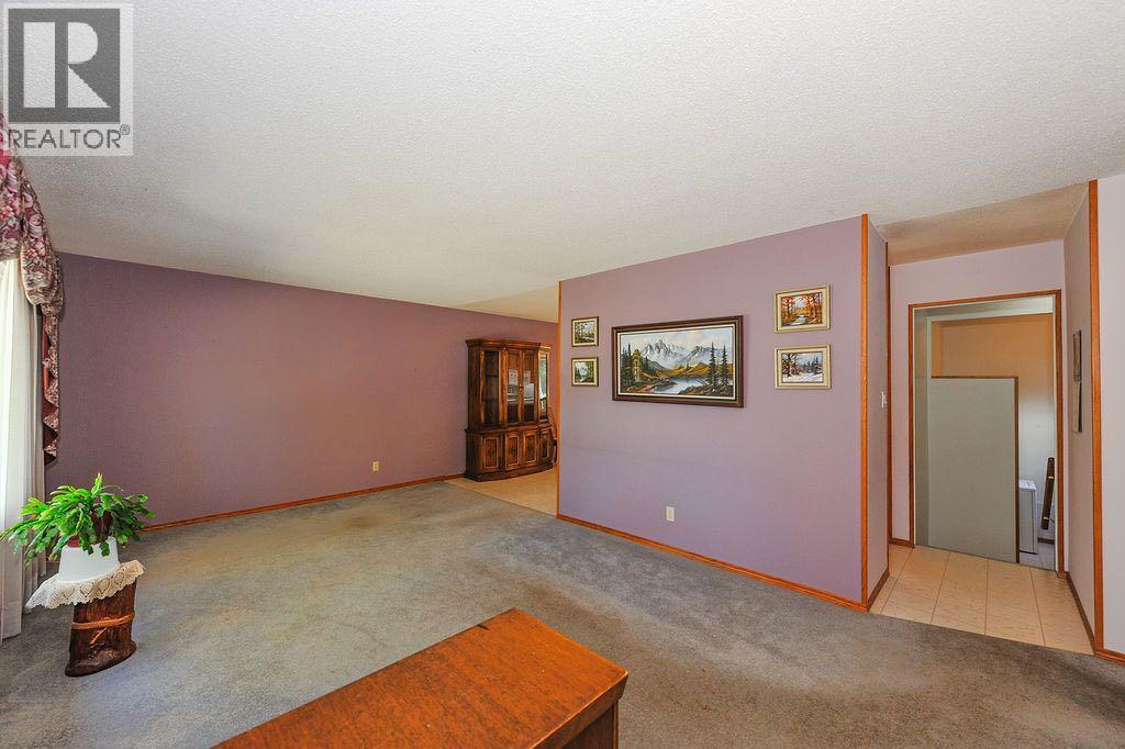 5805 43 Avenue, Camrose, Alberta  T4V 0A5 - Photo 5 - A2347882