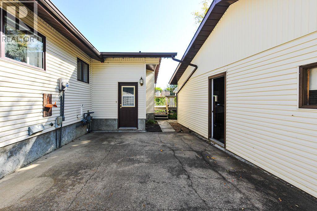 5805 43 Avenue, Camrose, Alberta  T4V 0A5 - Photo 27 - A2347882