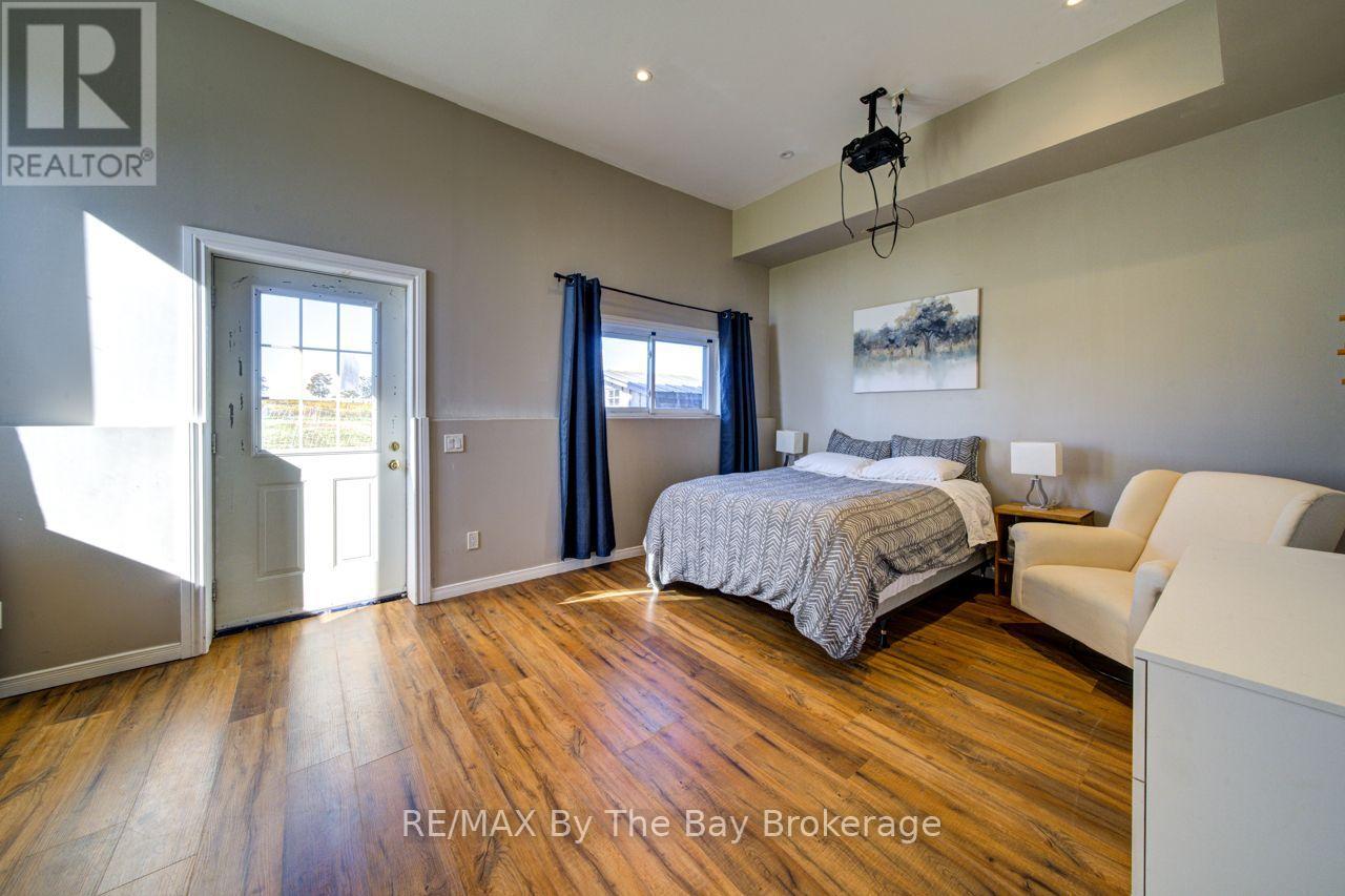 2574 Fairgrounds Road South Road S, Clearview, Ontario  L0M 1G0 - Photo 10 - S13826690