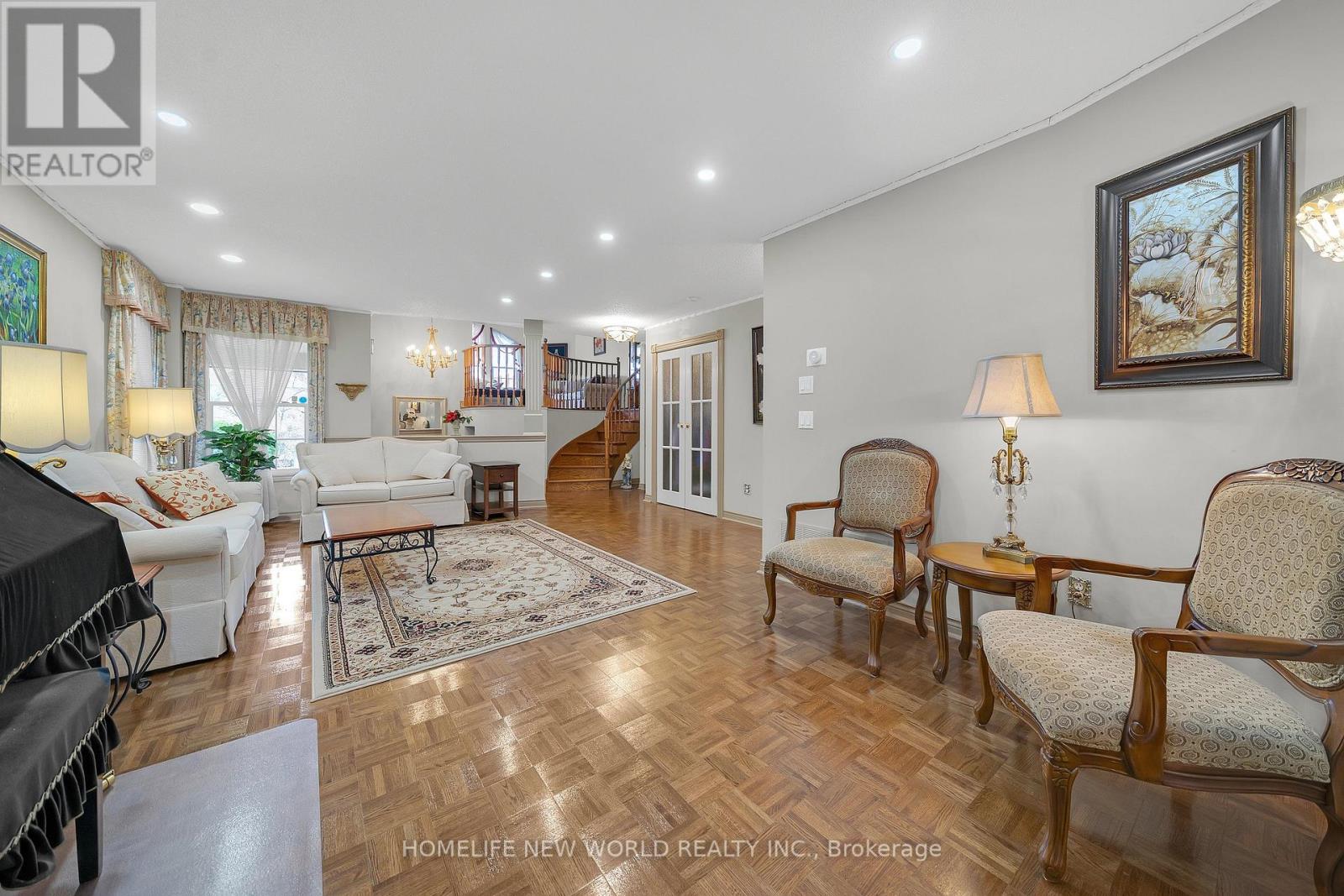 2326 Yorktown Circle, Mississauga, Ontario  L5M 5Y2 - Photo 10 - W13770226