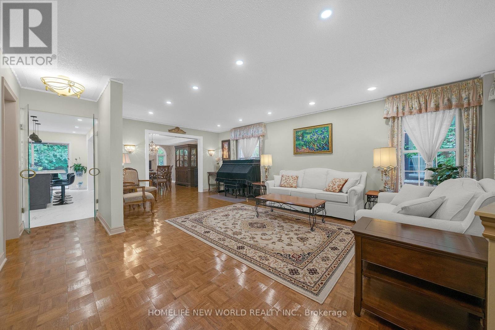 2326 Yorktown Circle, Mississauga, Ontario  L5M 5Y2 - Photo 7 - W13770226