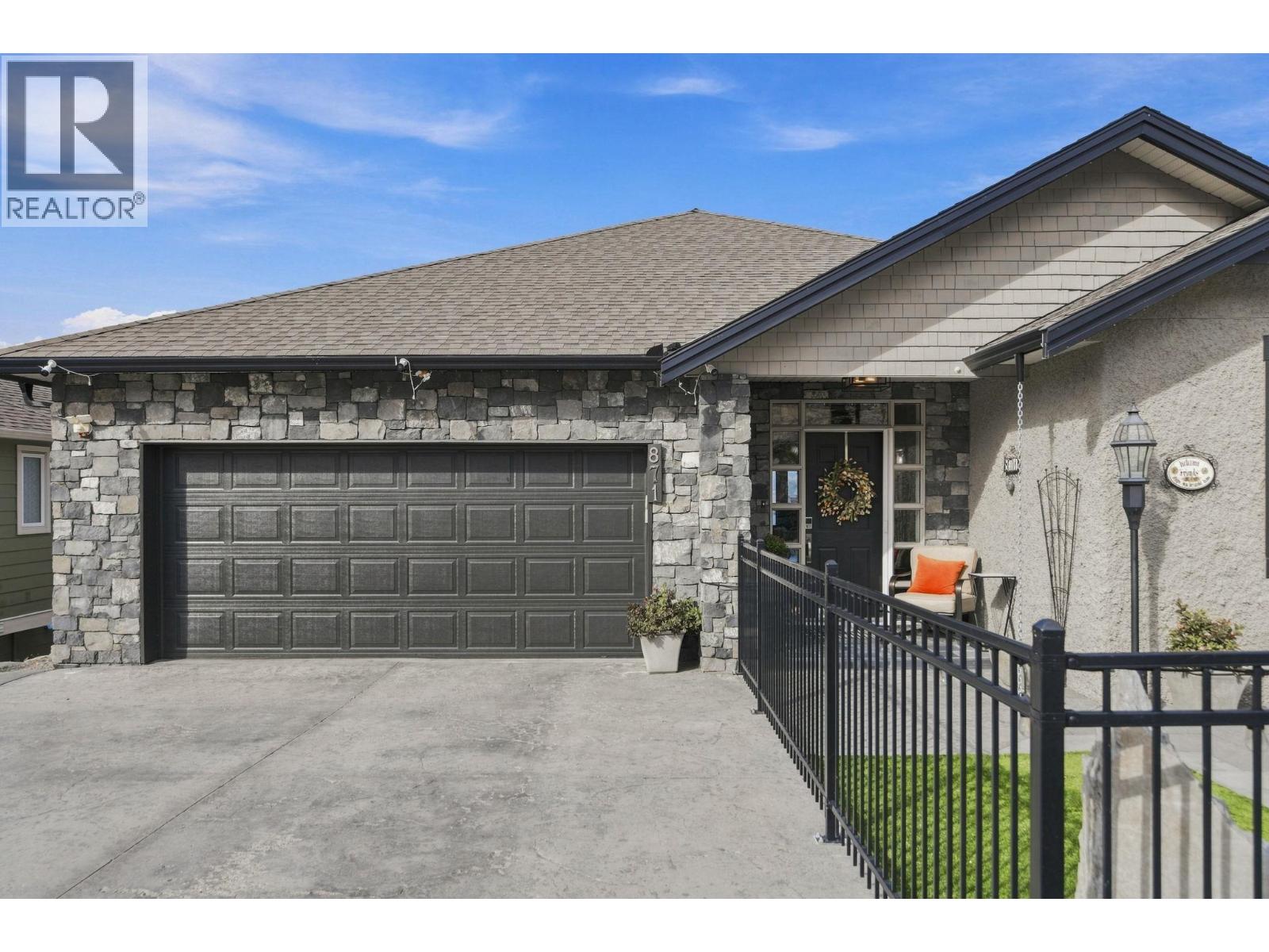 871 Kuipers Crescent, Kelowna, British Columbia  V1W 5B1 - Photo 2 - 10400074