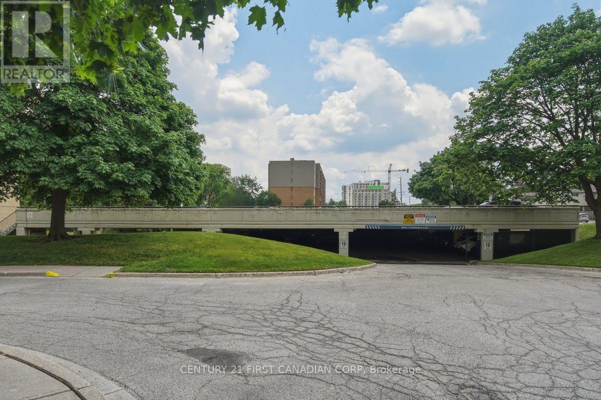 804 - 931 Wonderland Road S, London South, Ontario  N6K 2X6 - Photo 3 - X13826686