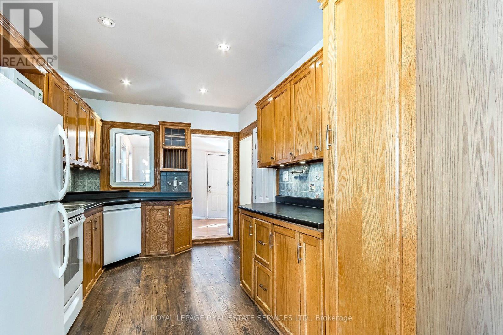 37 Seventeenth Street, Toronto, Ontario  M8V 3K2 - Photo 17 - W13765714