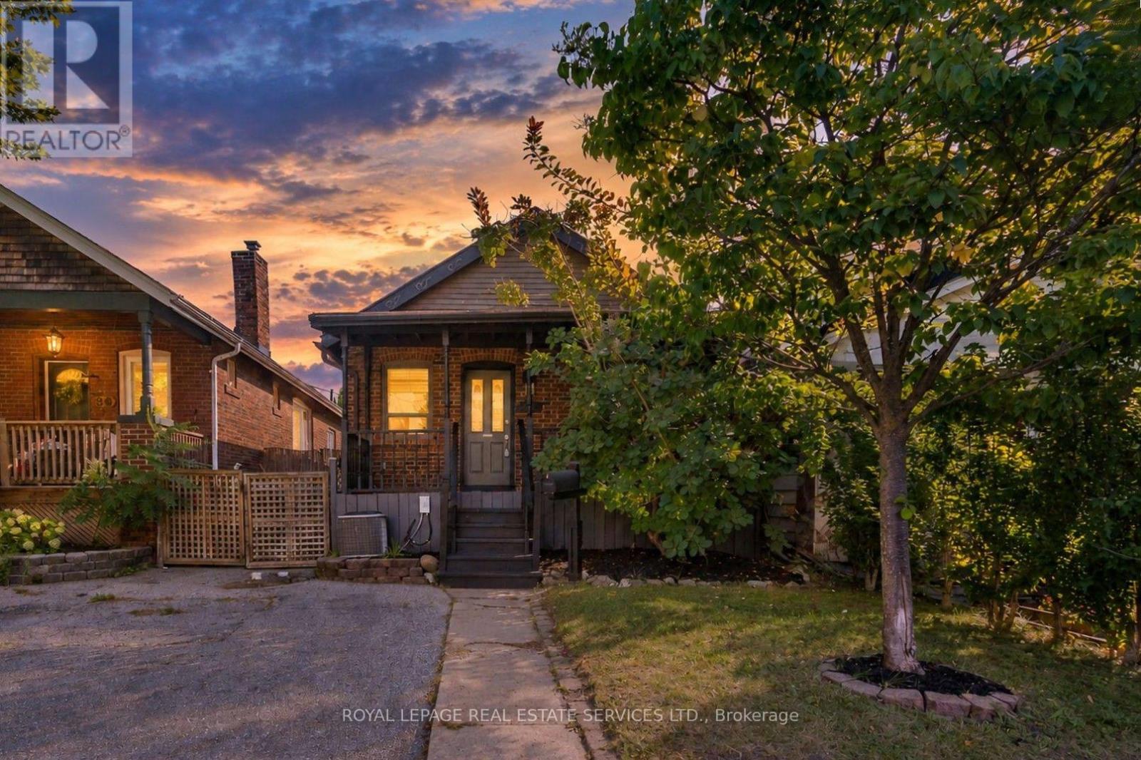 37 Seventeenth Street, Toronto, Ontario  M8V 3K2 - Photo 2 - W13765714