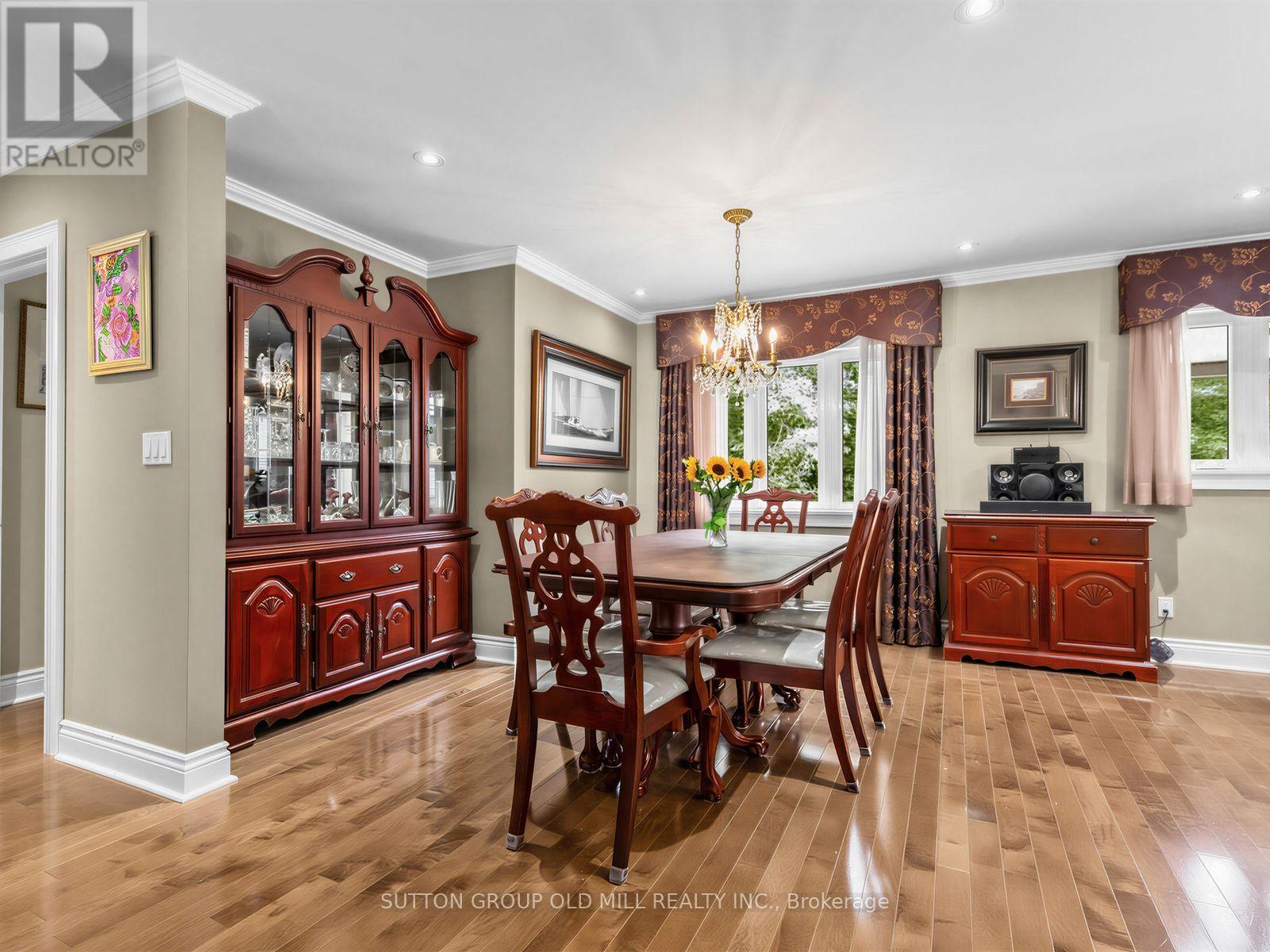 Main - 9 Westbank Crescent, Toronto, Ontario  M9P 1S4 - Photo 10 - W13826874