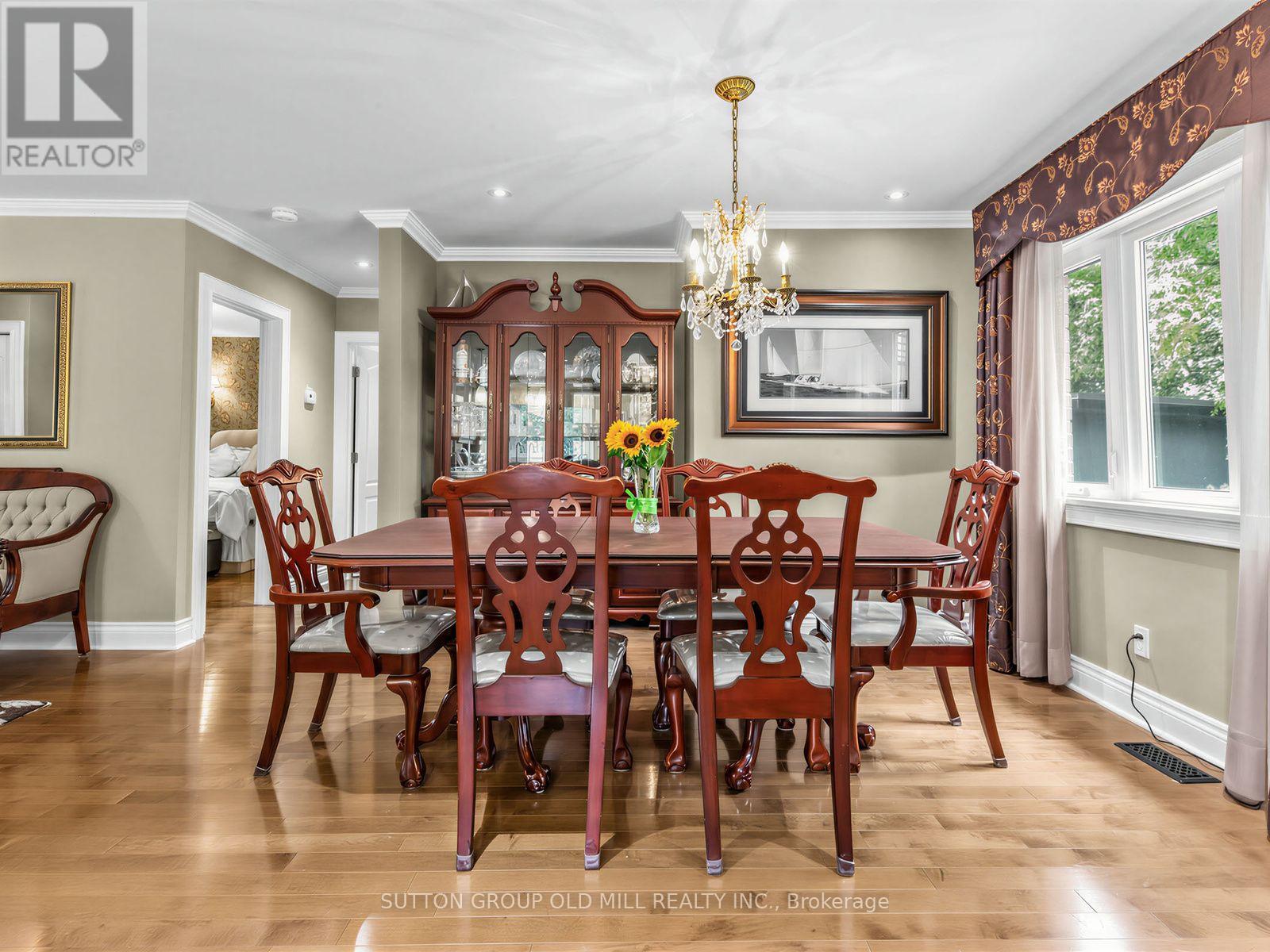 Main - 9 Westbank Crescent, Toronto, Ontario  M9P 1S4 - Photo 11 - W13826874