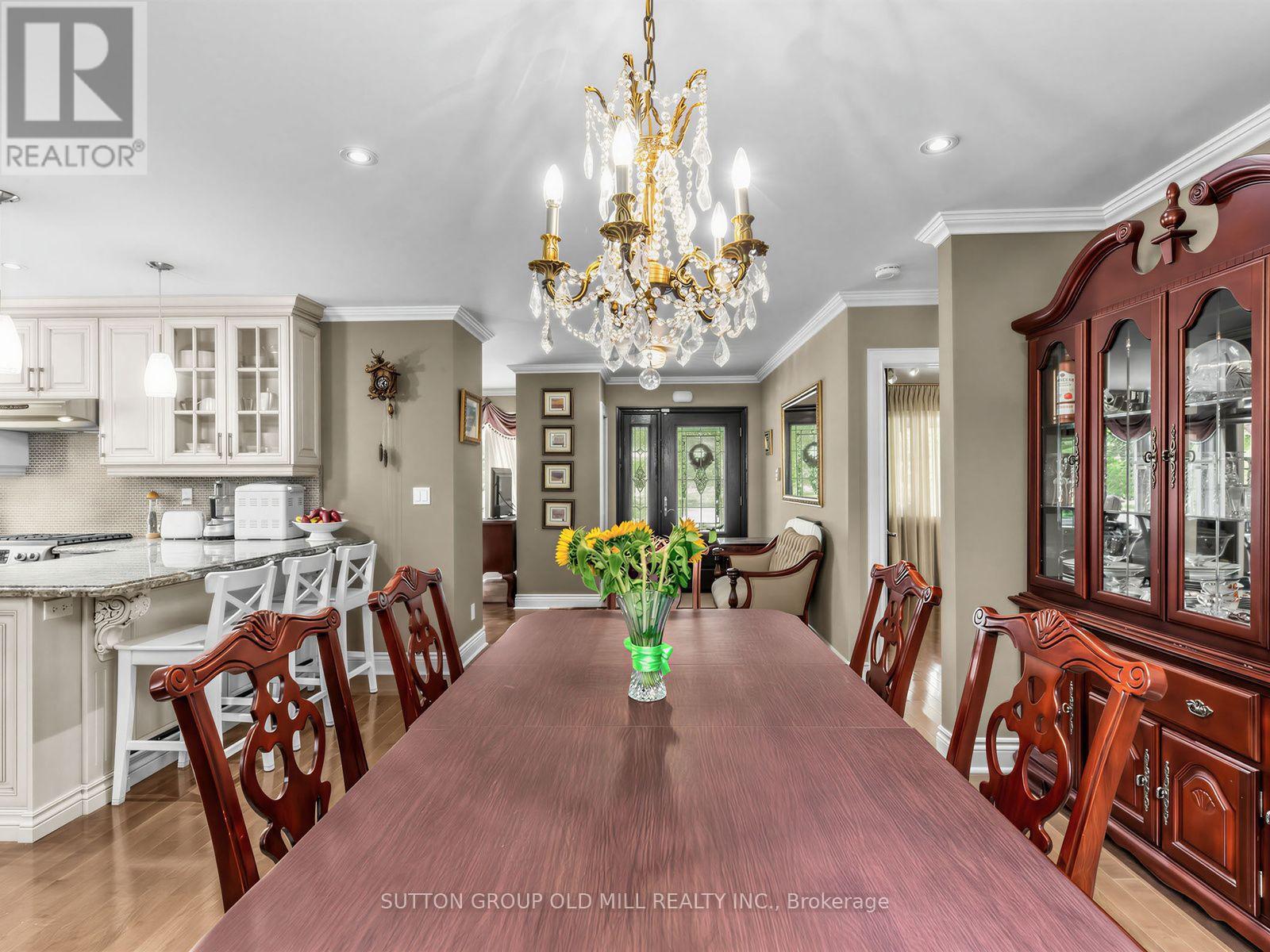 Main - 9 Westbank Crescent, Toronto, Ontario  M9P 1S4 - Photo 19 - W13826874