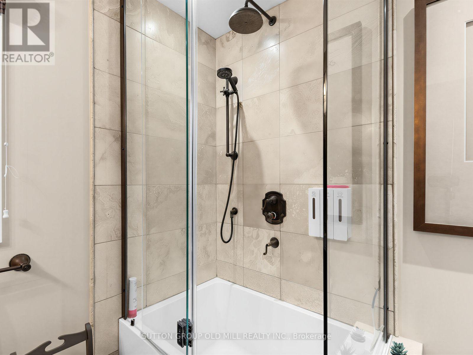 Main - 9 Westbank Crescent, Toronto, Ontario  M9P 1S4 - Photo 25 - W13826874
