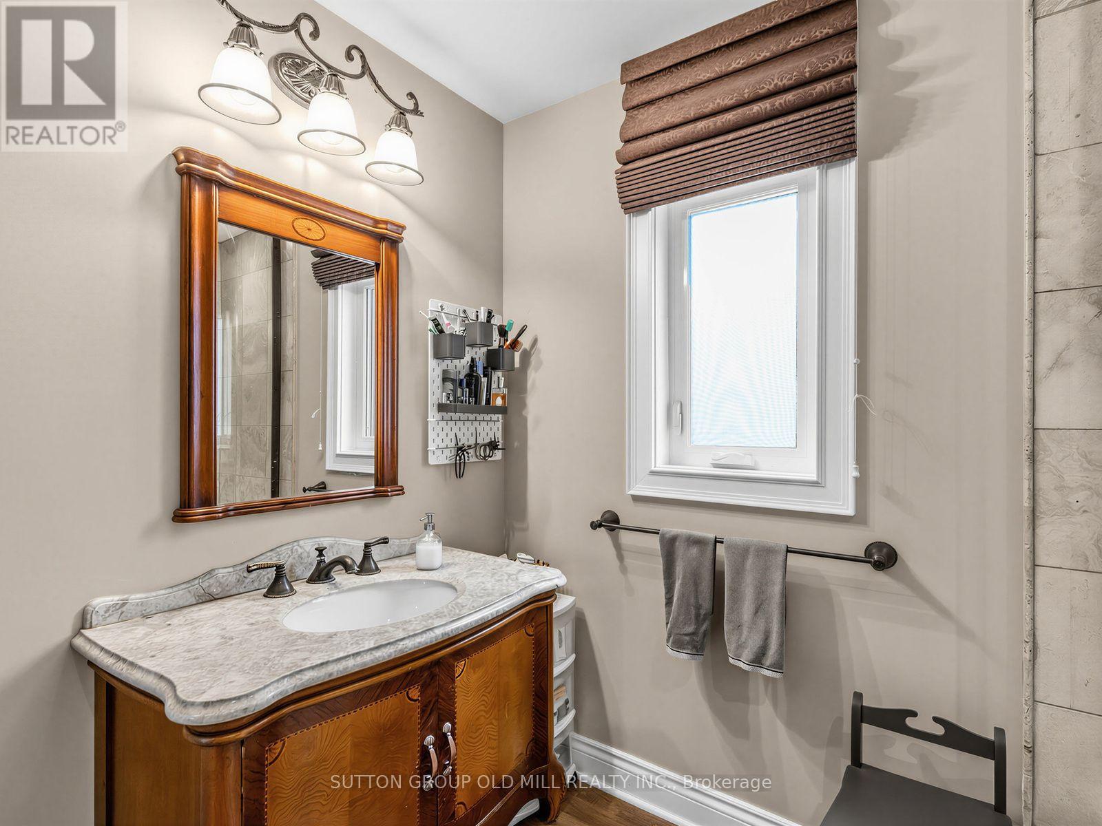 Main - 9 Westbank Crescent, Toronto, Ontario  M9P 1S4 - Photo 26 - W13826874