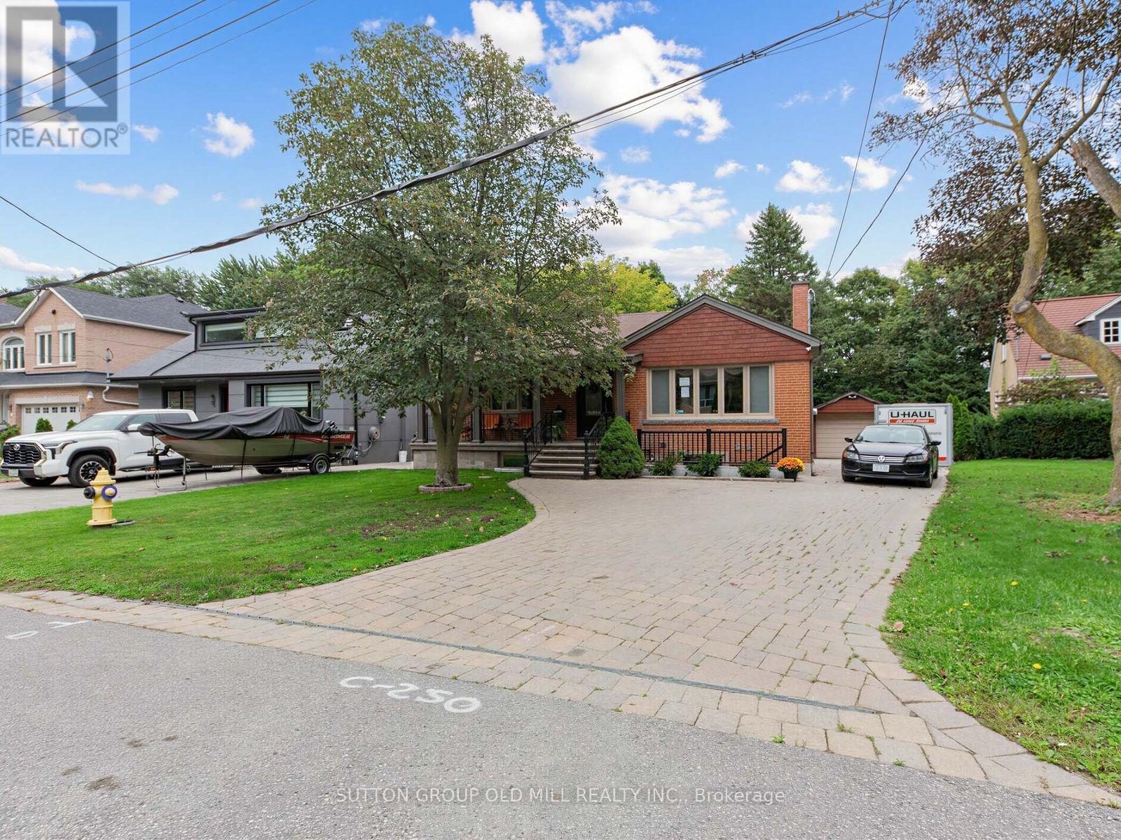 Main - 9 Westbank Crescent, Toronto, Ontario  M9P 1S4 - Photo 3 - W13826874