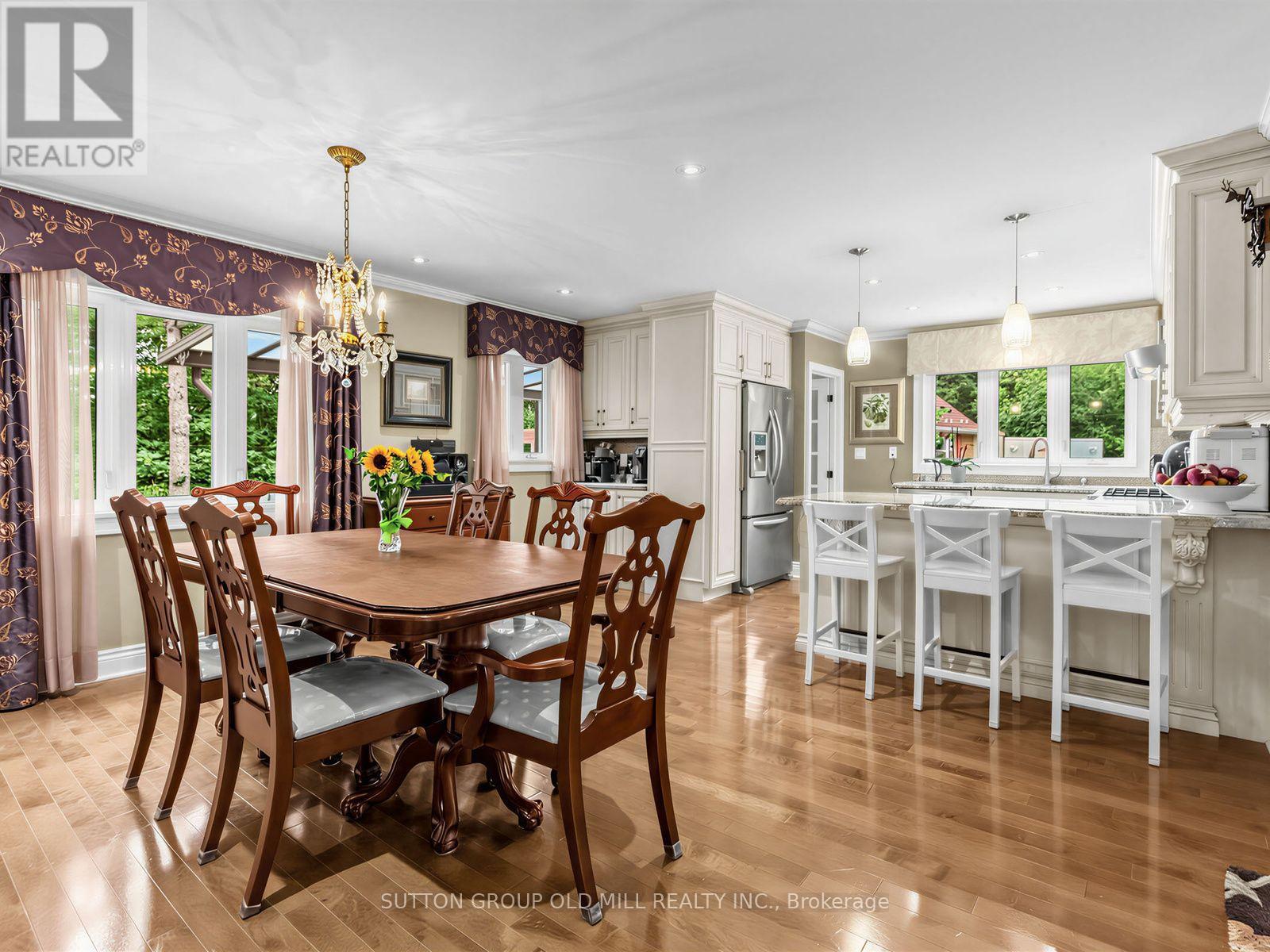 Main - 9 Westbank Crescent, Toronto, Ontario  M9P 1S4 - Photo 9 - W13826874