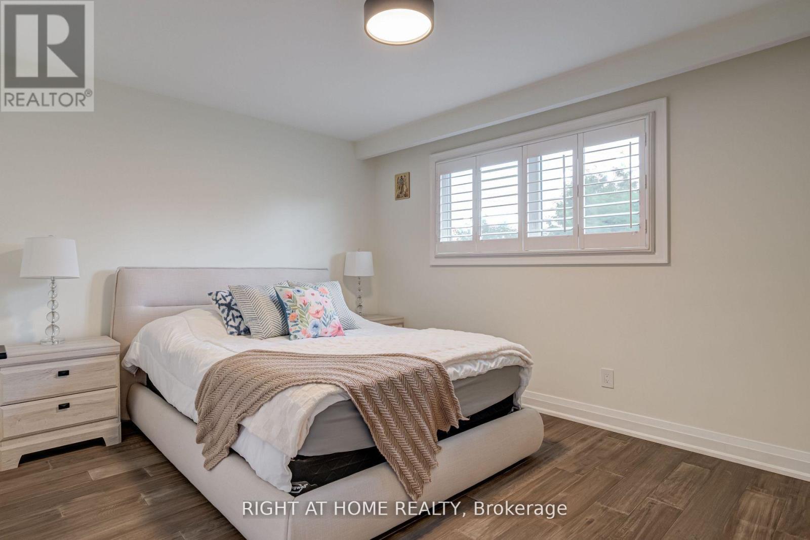 260 Louis Drive, Mississauga, Ontario  L5B 1Y9 - Photo 12 - W13826878