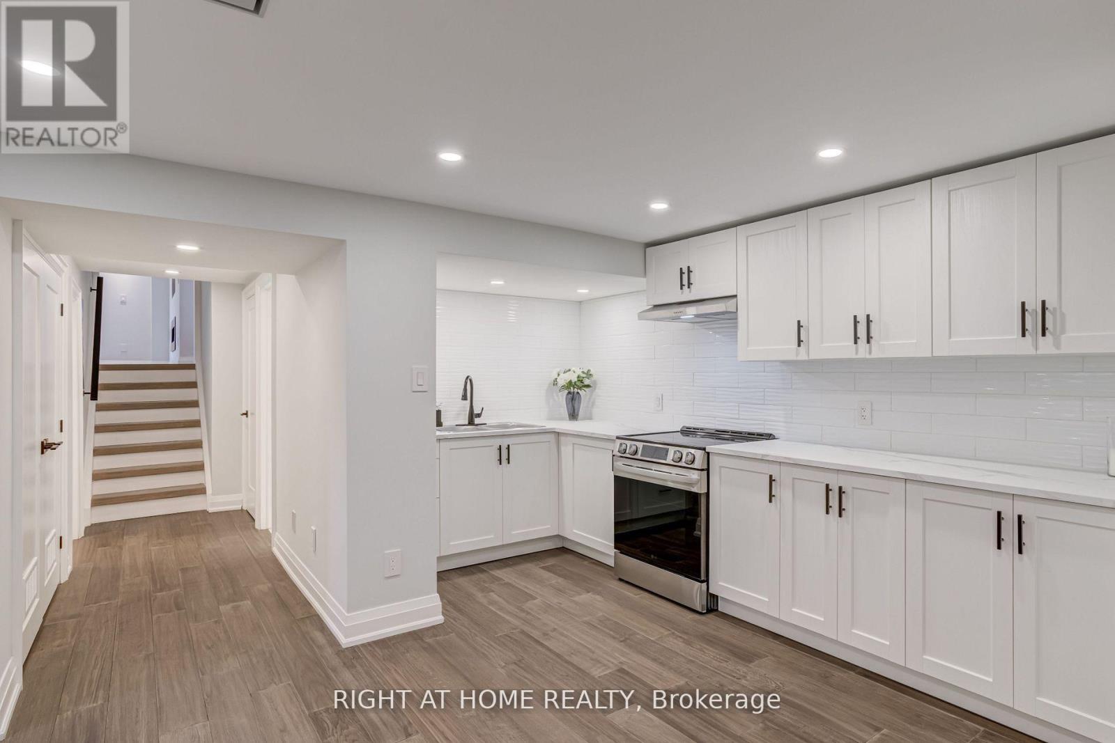 260 Louis Drive, Mississauga, Ontario  L5B 1Y9 - Photo 23 - W13826878