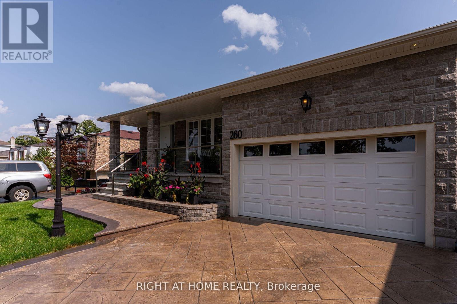260 Louis Drive, Mississauga, Ontario  L5B 1Y9 - Photo 3 - W13826878