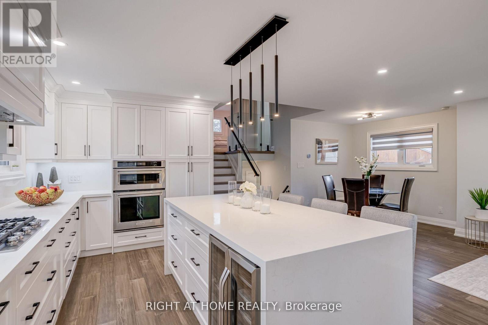 260 Louis Drive, Mississauga, Ontario  L5B 1Y9 - Photo 8 - W13826878