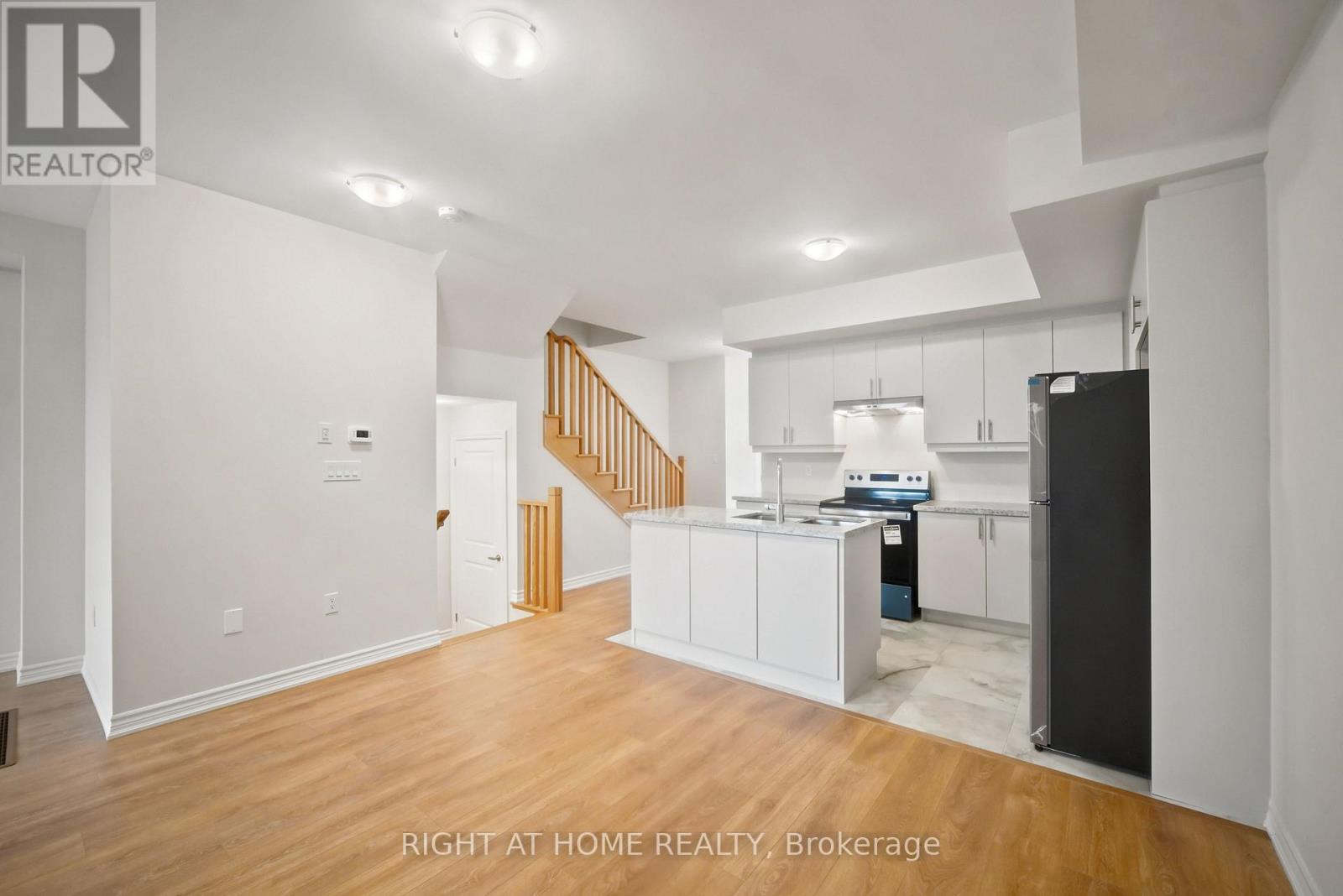 1128 Periwinkle Crescent, Woodstock, Ontario  N4T 0R5 - Photo 12 - X13826876