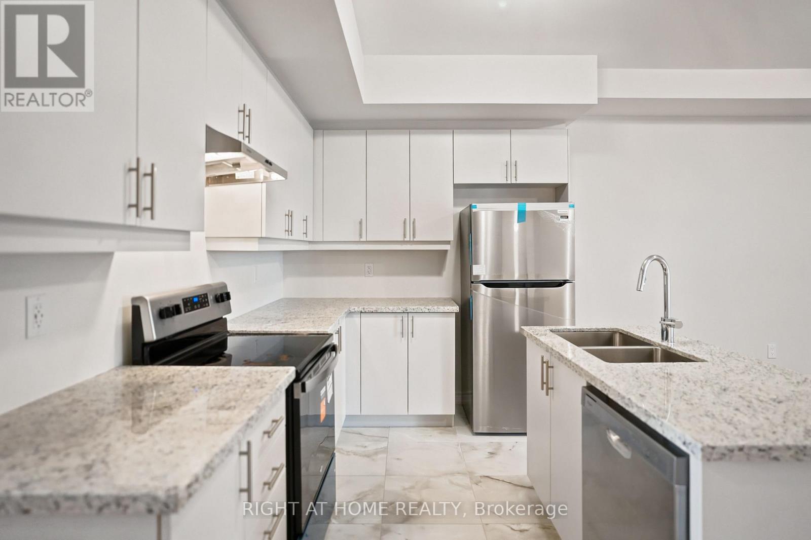 1128 Periwinkle Crescent, Woodstock, Ontario  N4T 0R5 - Photo 6 - X13826876