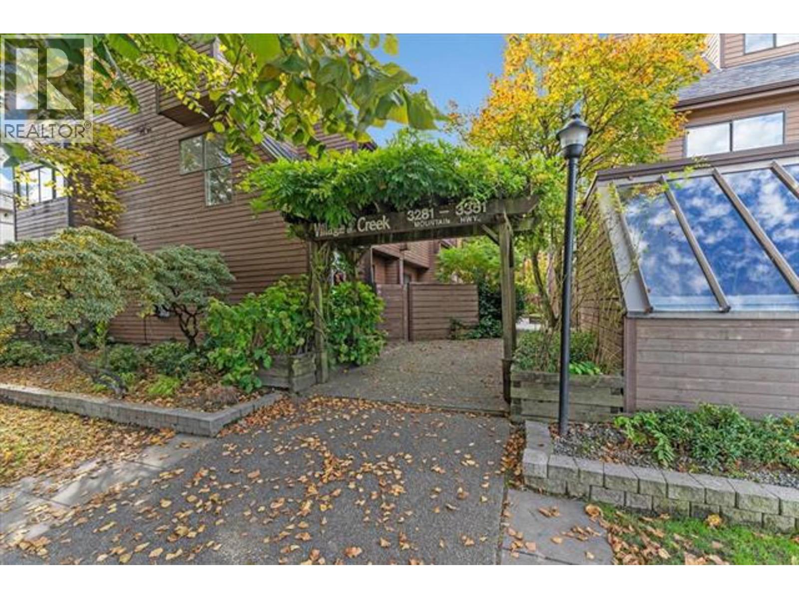 3295 MOUNTAIN HIGHWAY, North Vancouver, British Columbia