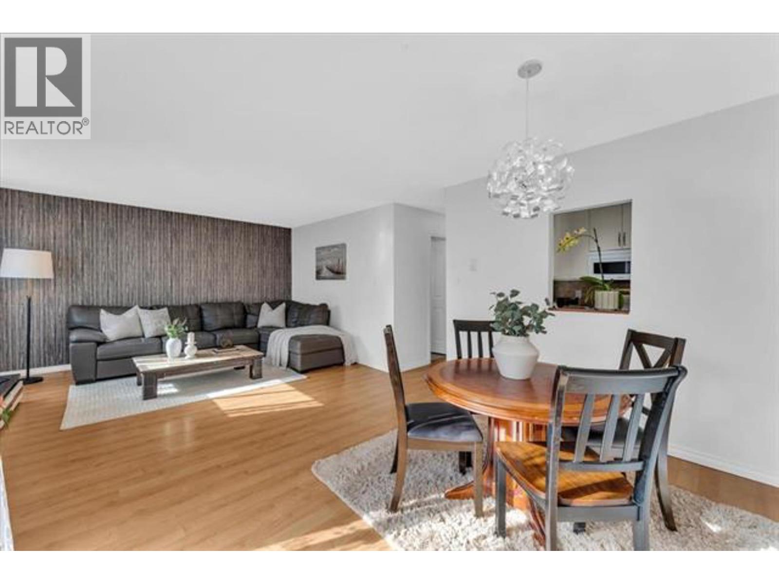 3295 Mountain Highway, North Vancouver, British Columbia  V7K 2H4 - Photo 2 - R3169132