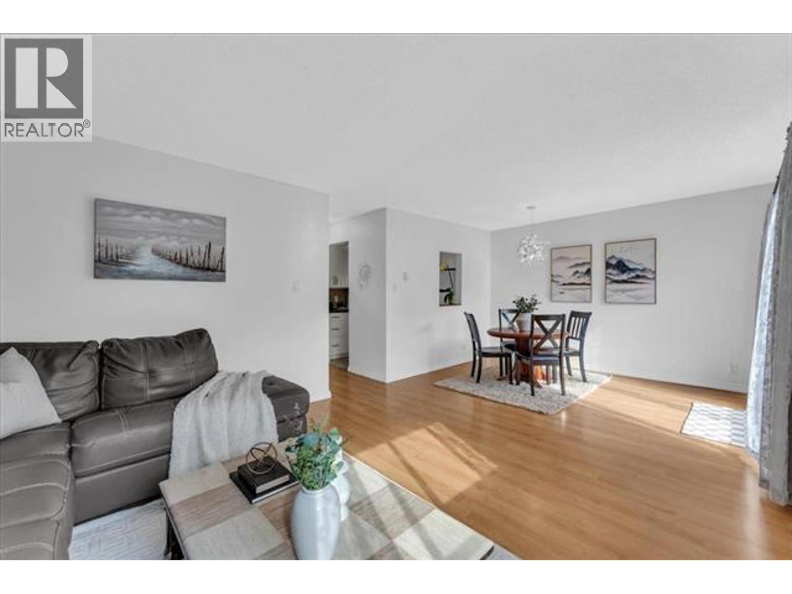3295 Mountain Highway, North Vancouver, British Columbia  V7K 2H4 - Photo 3 - R3169132