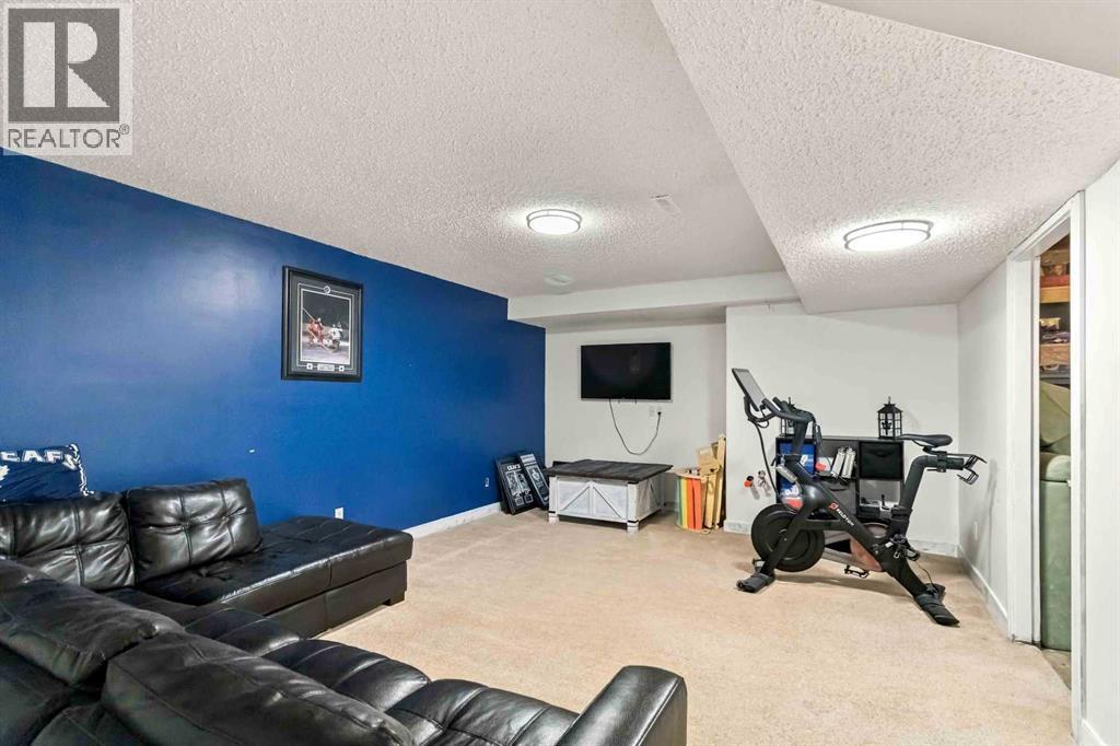 253 Grosbeak Way