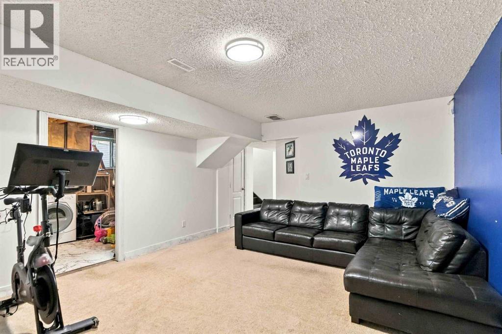 253 Grosbeak Way
