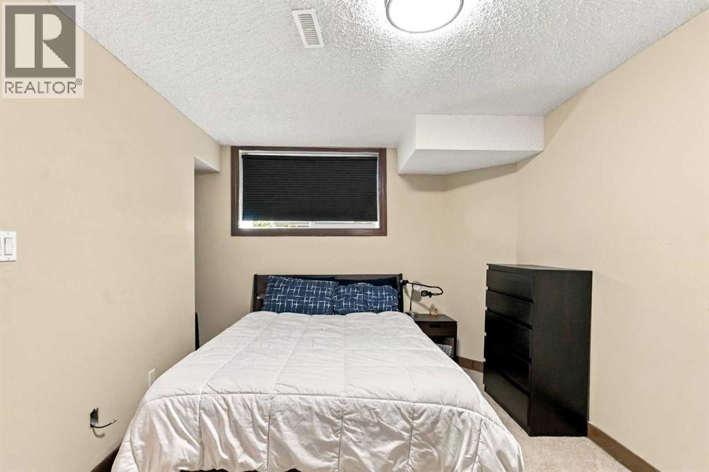 253 Grosbeak Way