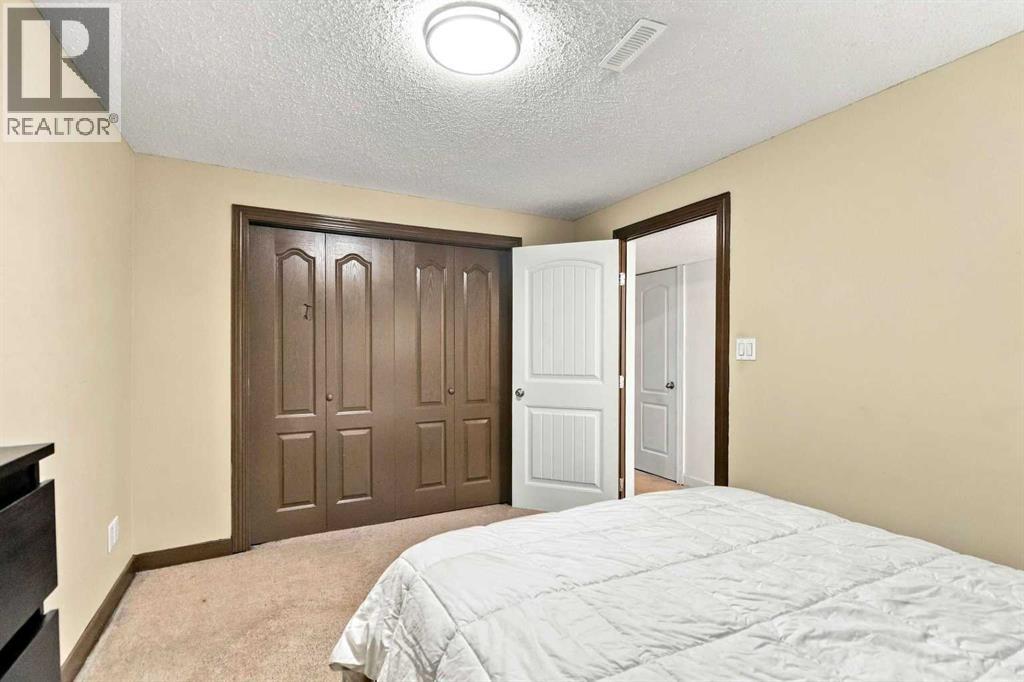 253 Grosbeak Way