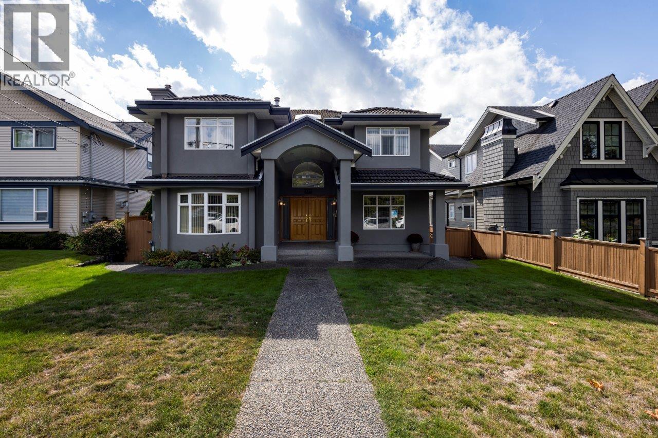 449 E 16TH STREET, North Vancouver, British Columbia