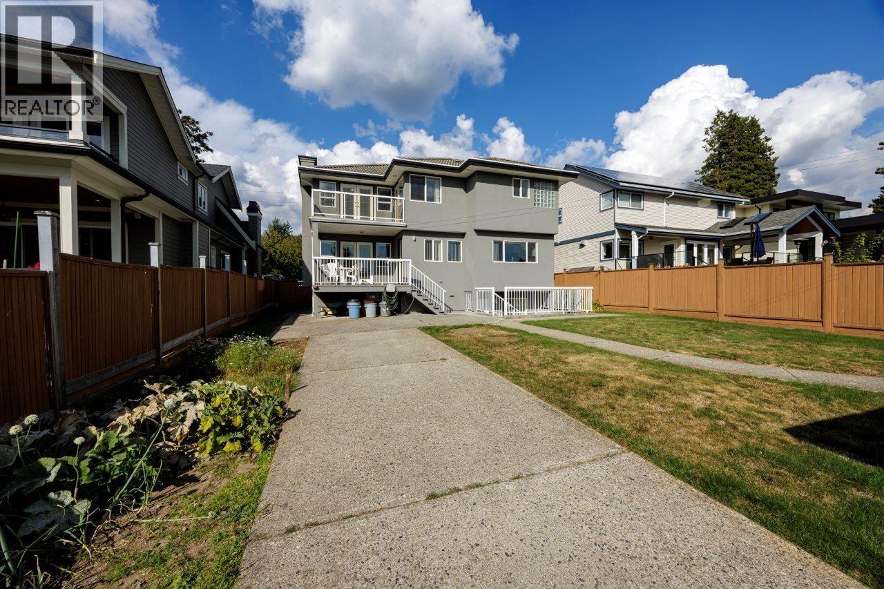 449 E 16th Street, North Vancouver, British Columbia  V7L 2T4 - Photo 37 - R3169537