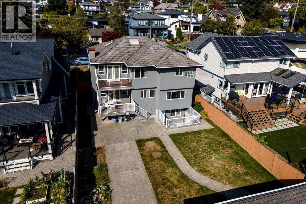 449 E 16th Street, North Vancouver, British Columbia  V7L 2T4 - Photo 39 - R3169537