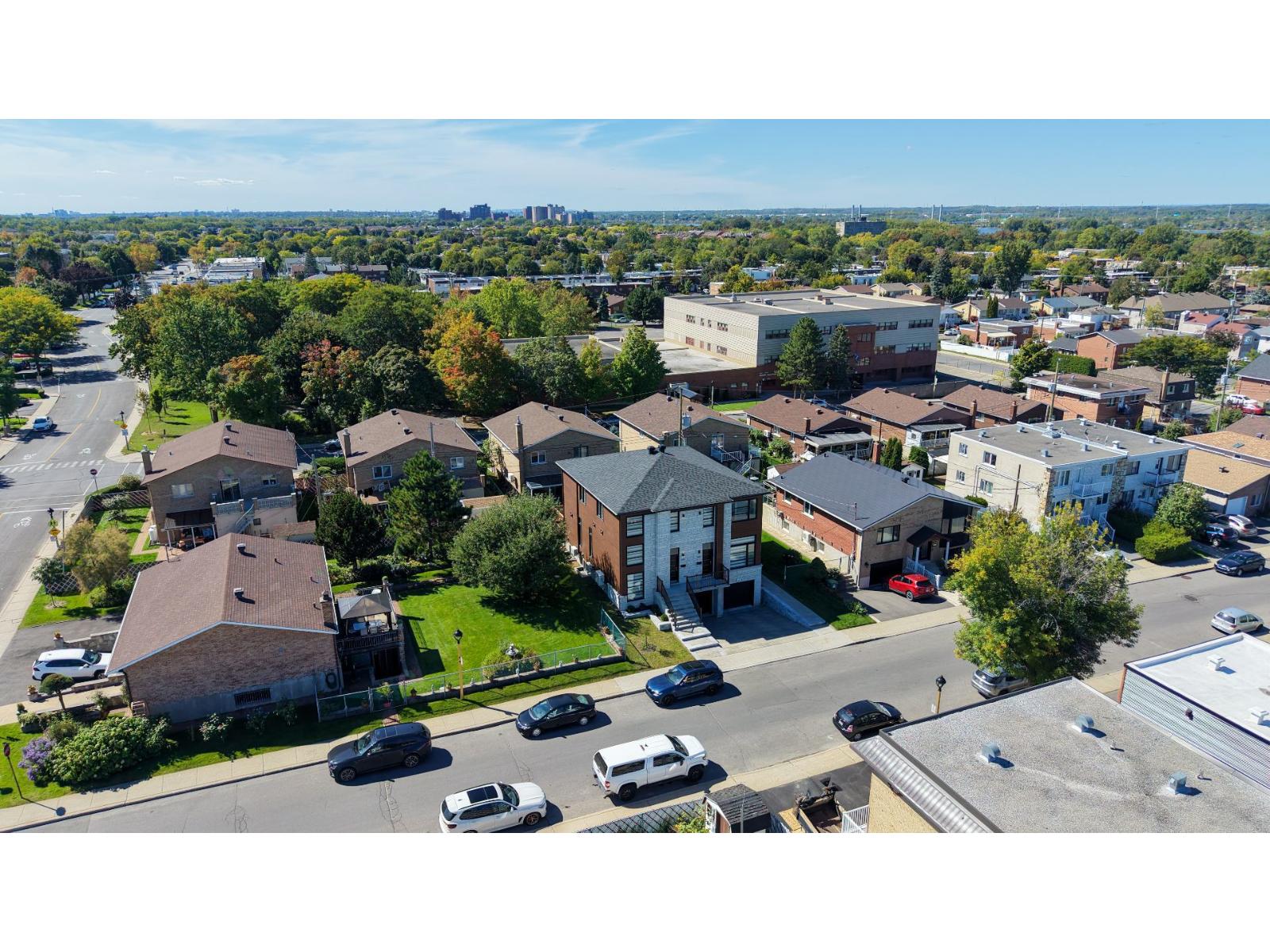 12154-12158 28e Avenue (R.-d.-P.) Montréal (Rivière-des-Prairies/Pointe-aux-Trembles) Quebec Canada H1E2A6 4