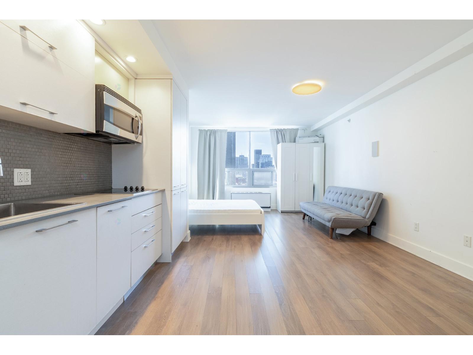 1390 Rue du Fort|#1808 Montréal (Ville-Marie) Quebec Canada H3H2R7 3