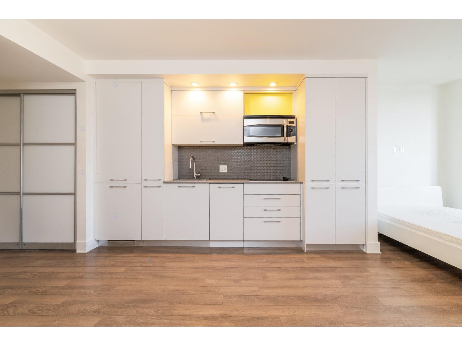 1390 Rue du Fort|#1808 Montréal (Ville-Marie) Quebec Canada H3H2R7 4