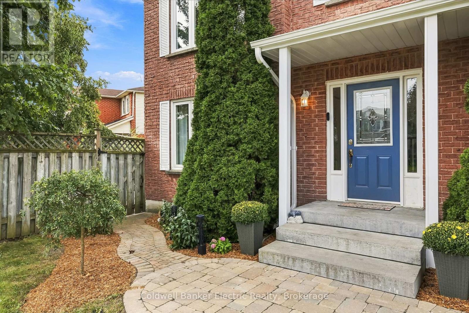 40 Stephen Avenue, Clarington, Ontario  L1E 1Z1 - Photo 3 - E13826976