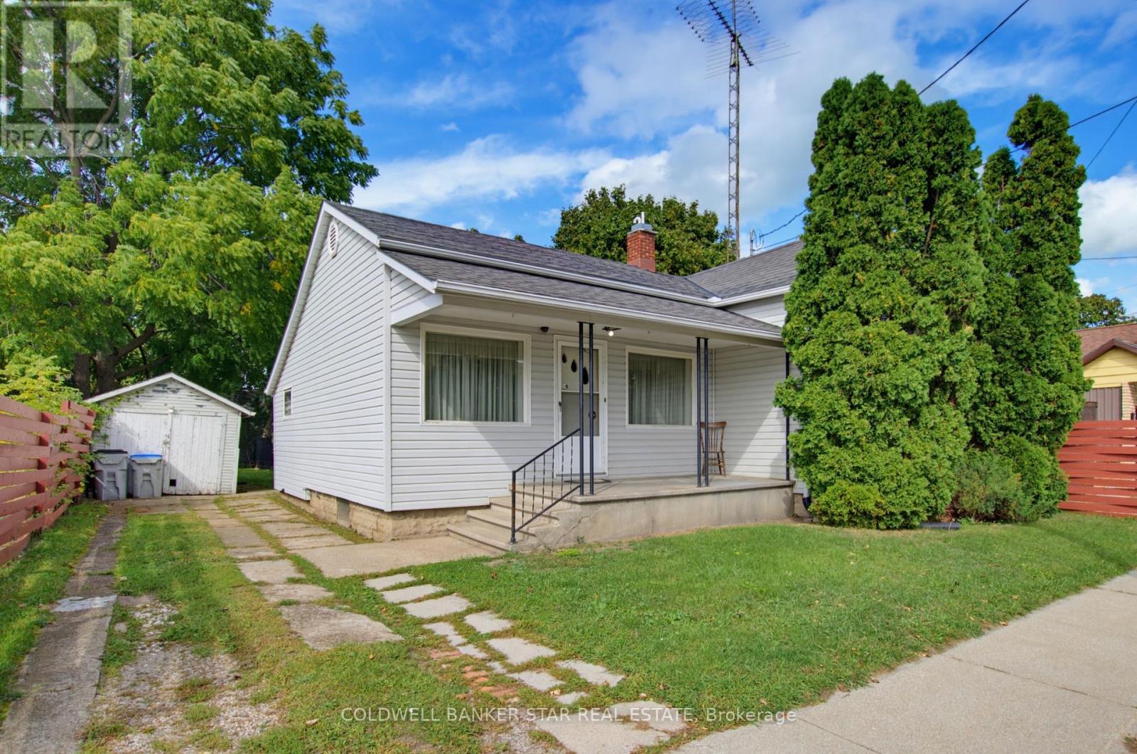 14 Washington Street, Lambton Shores, Ontario  N0N 1J0 - Photo 2 - X13826918