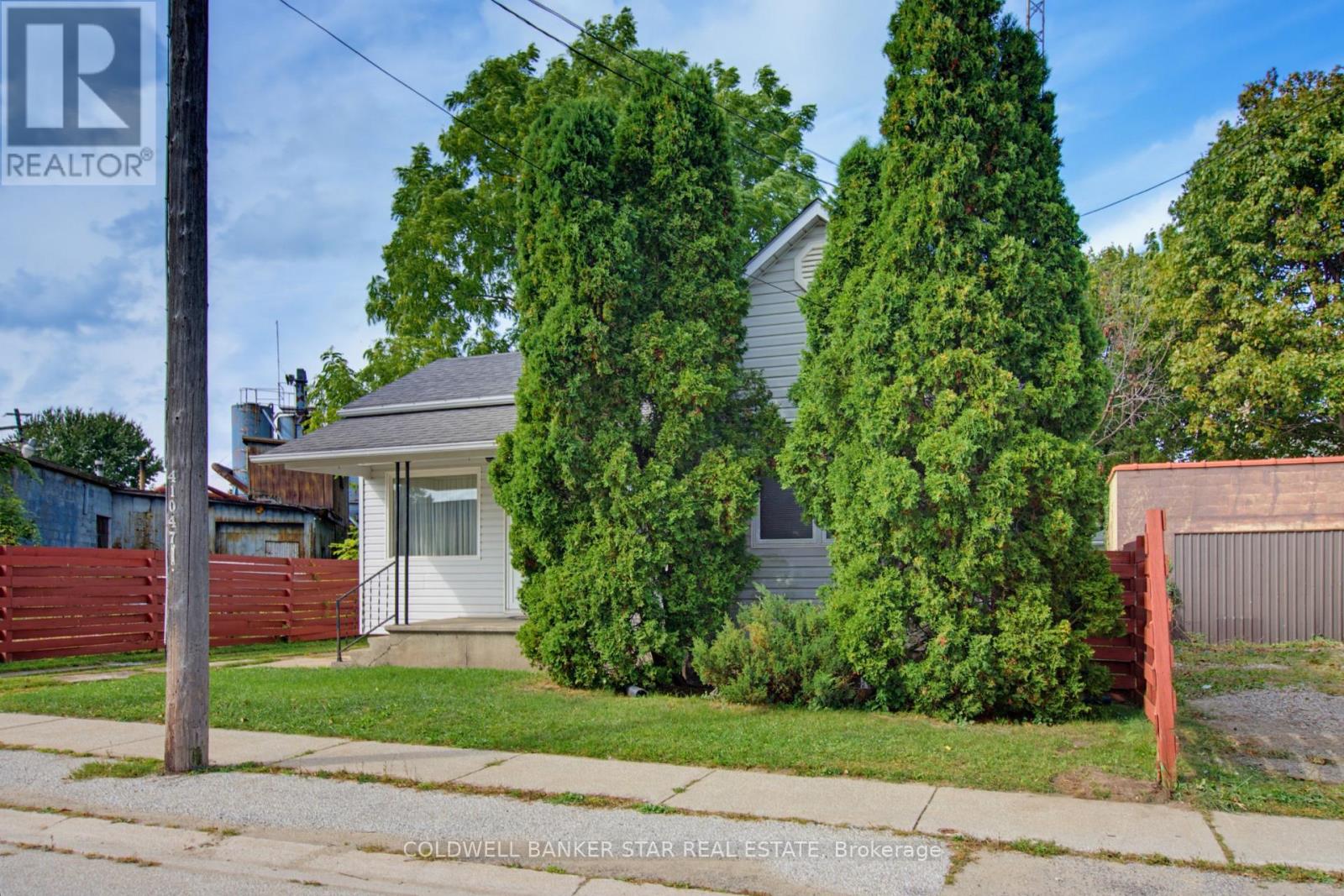 14 Washington Street, Lambton Shores, Ontario  N0N 1J0 - Photo 4 - X13826918