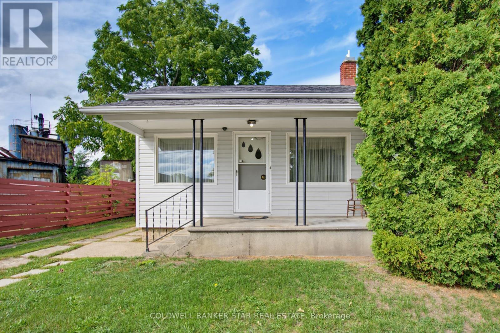 14 Washington Street, Lambton Shores, Ontario  N0N 1J0 - Photo 5 - X13826918