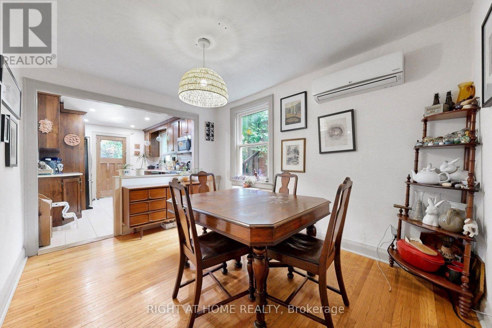 262 Lippincott Street, Toronto, Ontario  M5S 2P5 - Photo 9 - C13826960