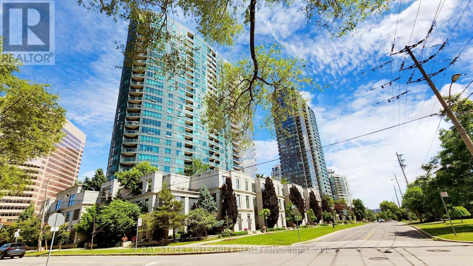 1318 - 25 GREENVIEW AVENUE, Toronto, Ontario