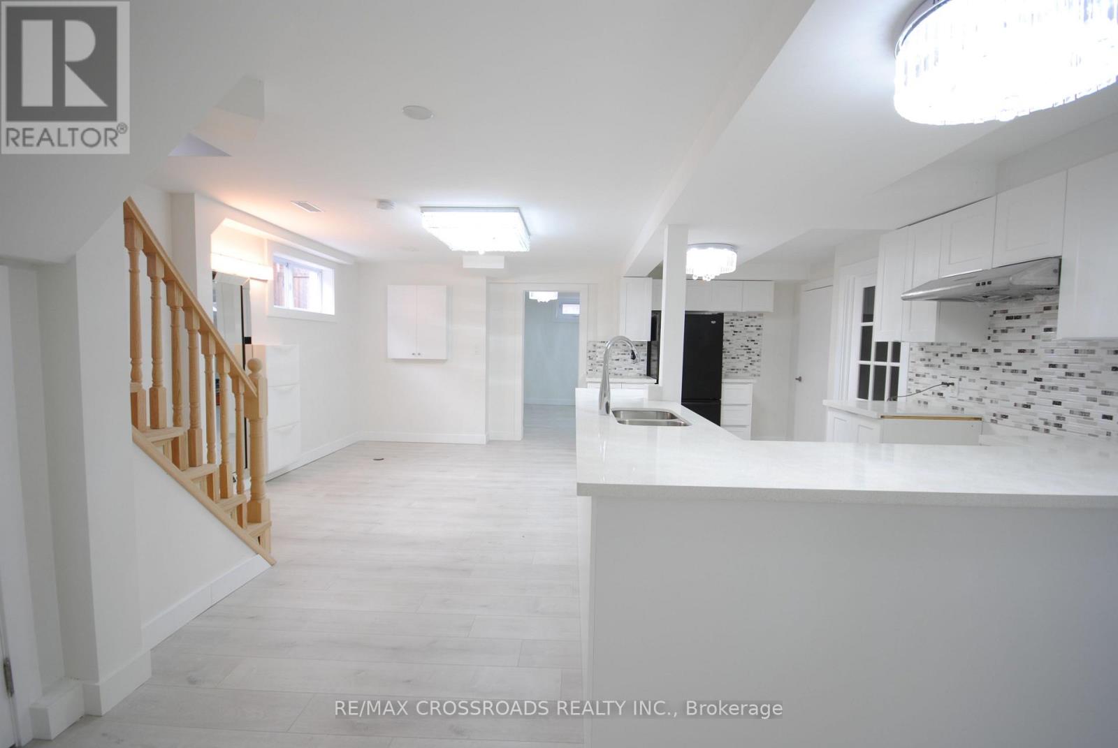 25 Arbutus Crescent, Toronto, Ontario  M1P 1W8 - Photo 14 - E13826956