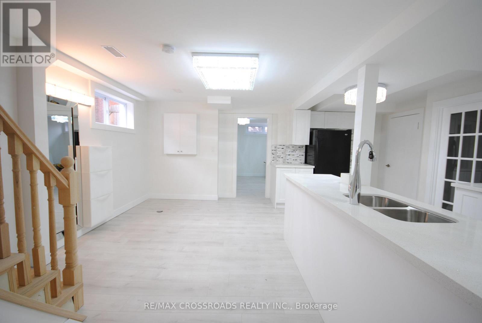 25 Arbutus Crescent, Toronto, Ontario  M1P 1W8 - Photo 16 - E13826956