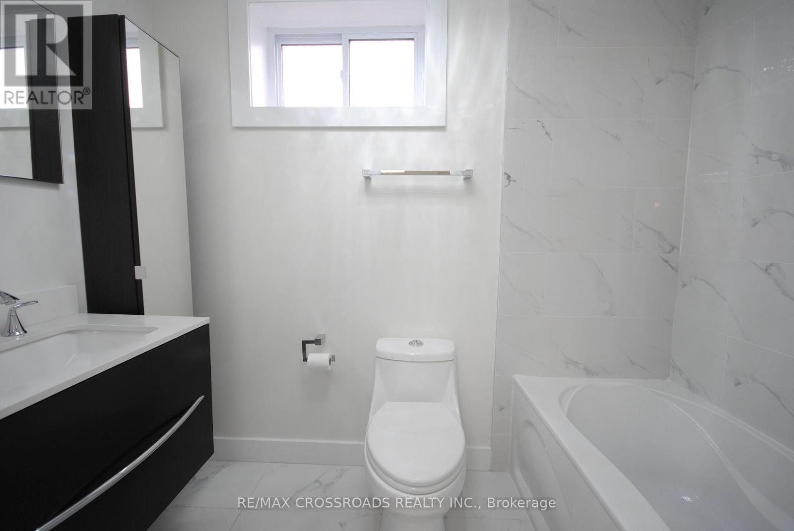 25 Arbutus Crescent, Toronto, Ontario  M1P 1W8 - Photo 20 - E13826956
