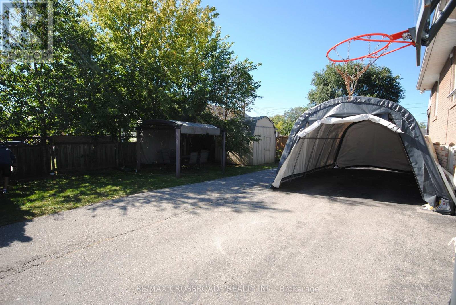25 Arbutus Crescent, Toronto, Ontario  M1P 1W8 - Photo 23 - E13826956