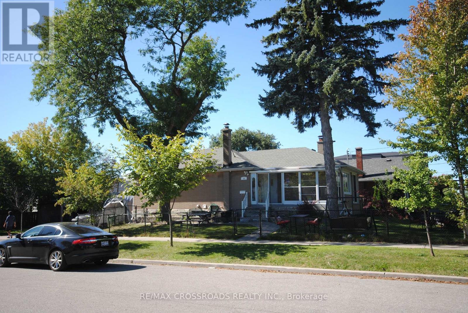25 Arbutus Crescent, Toronto, Ontario  M1P 1W8 - Photo 25 - E13826956
