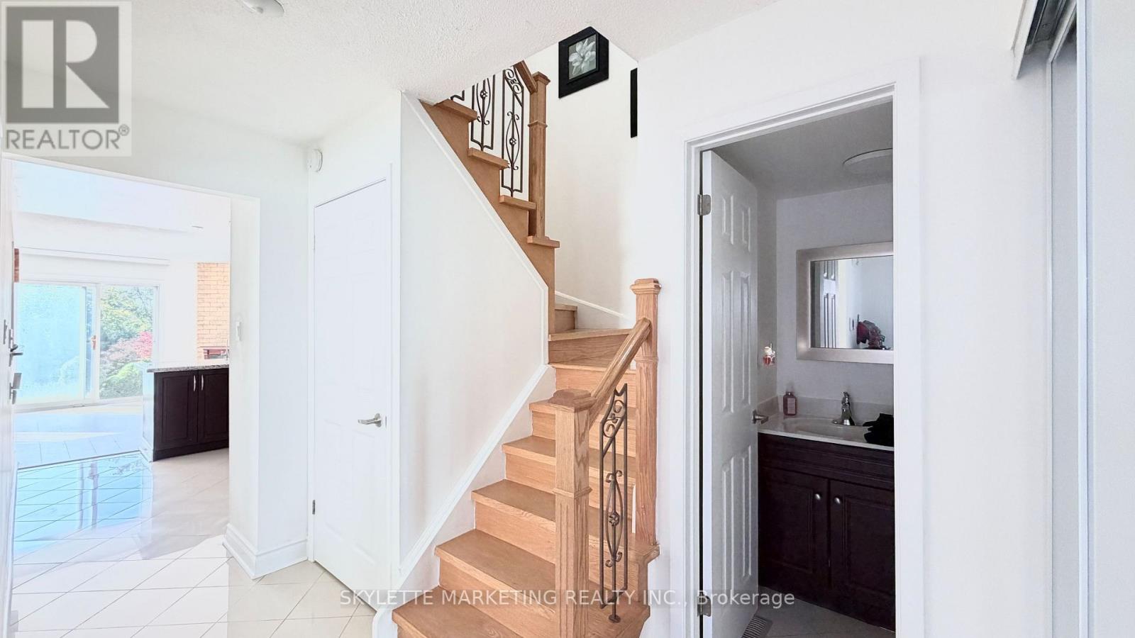 30 Ascot Crescent, Markham, Ontario  L3R 3P6 - Photo 9 - N13826954